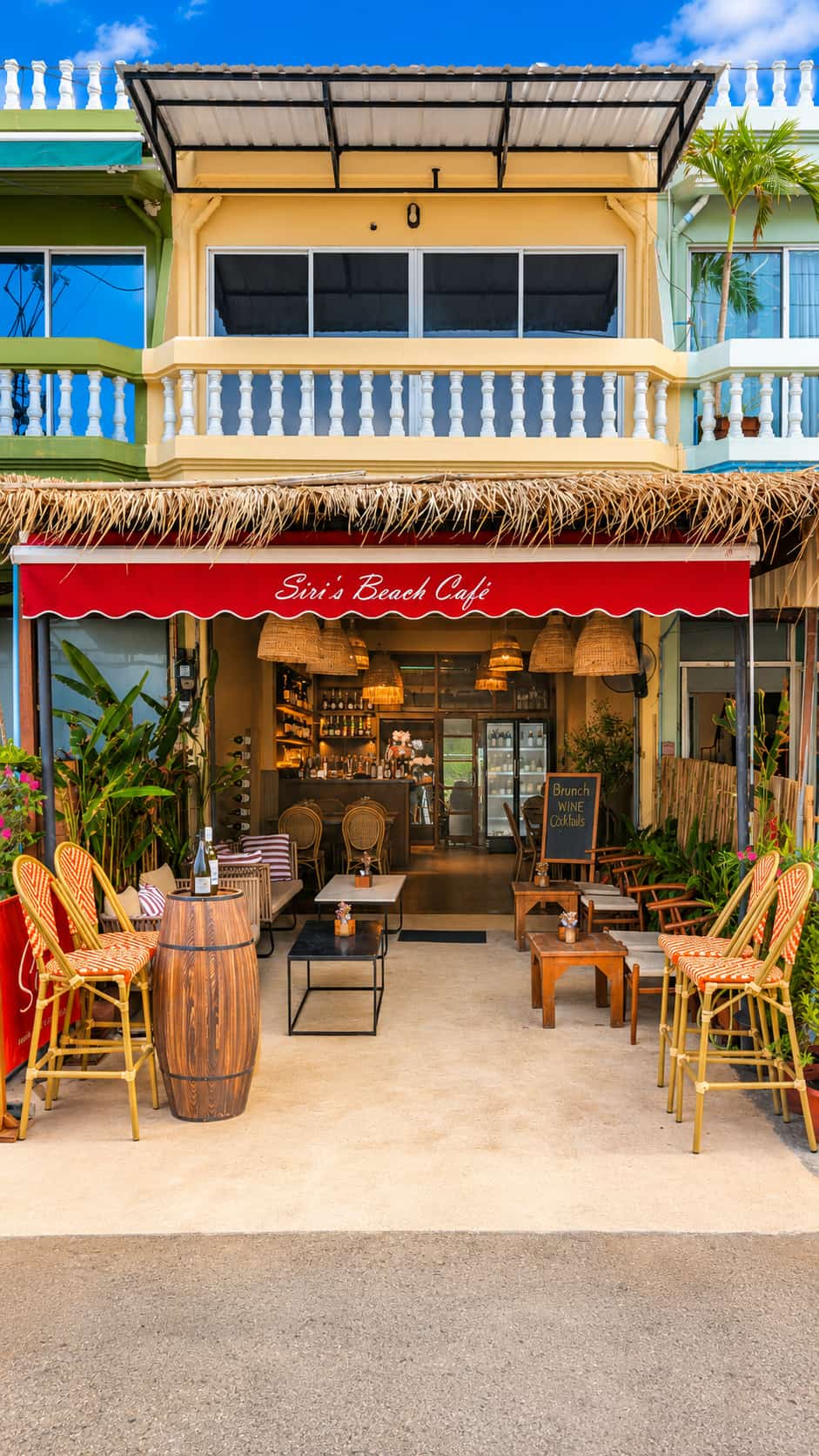 Front of Siri's Beach Café